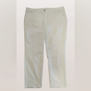 Crown n Ivy White Capri's